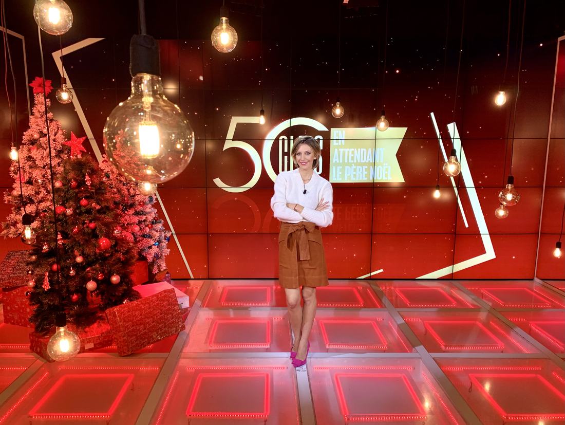 Salomé sur le plateau de 50 clips en attendant le Père Noël